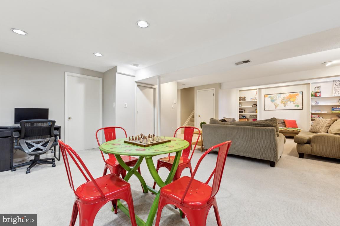 2700 Berryland Dr