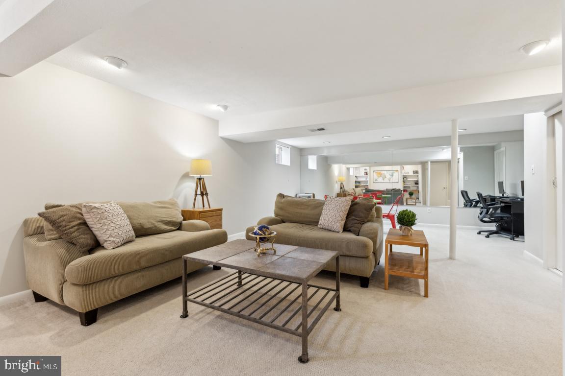 2700 Berryland Dr