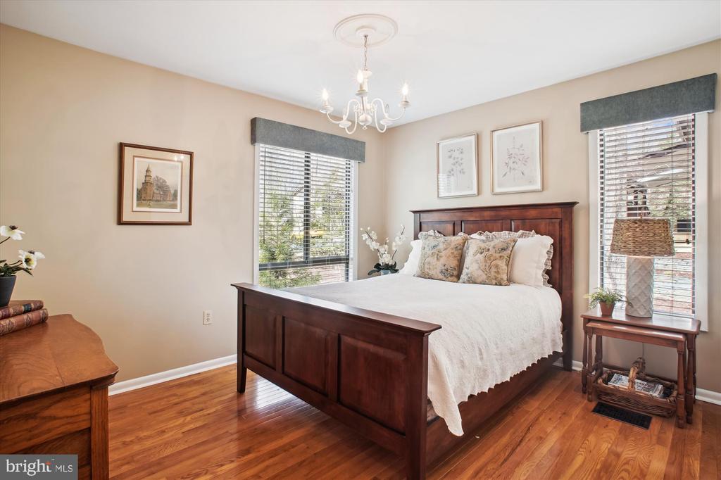 2105 Lirio Ct