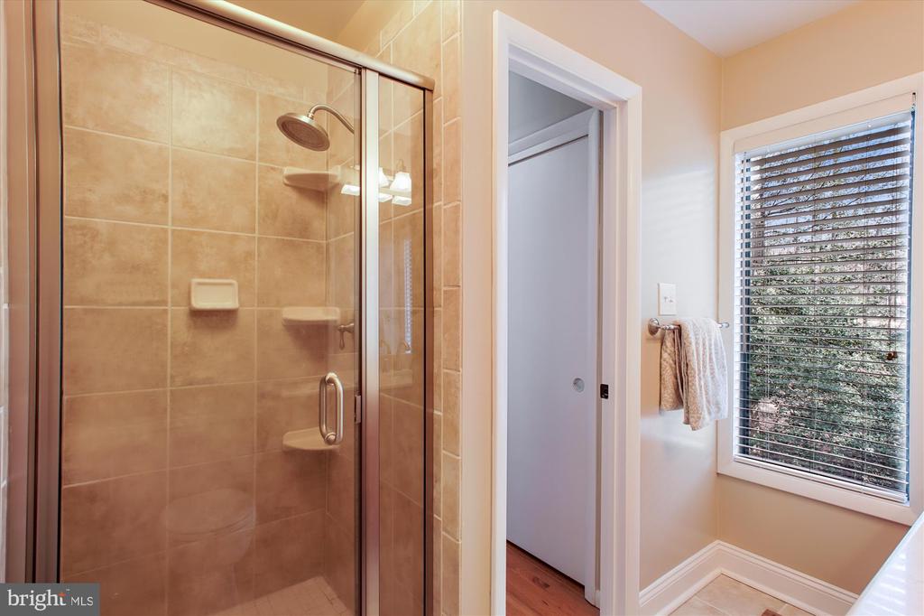 2105 Lirio Ct