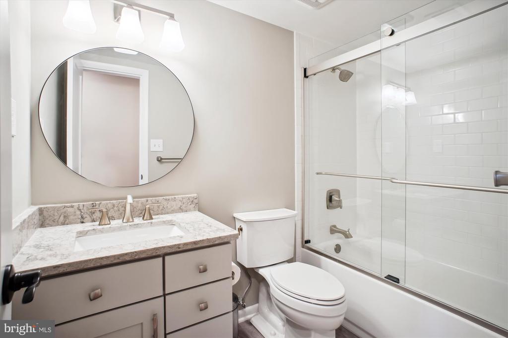 2105 Lirio Ct
