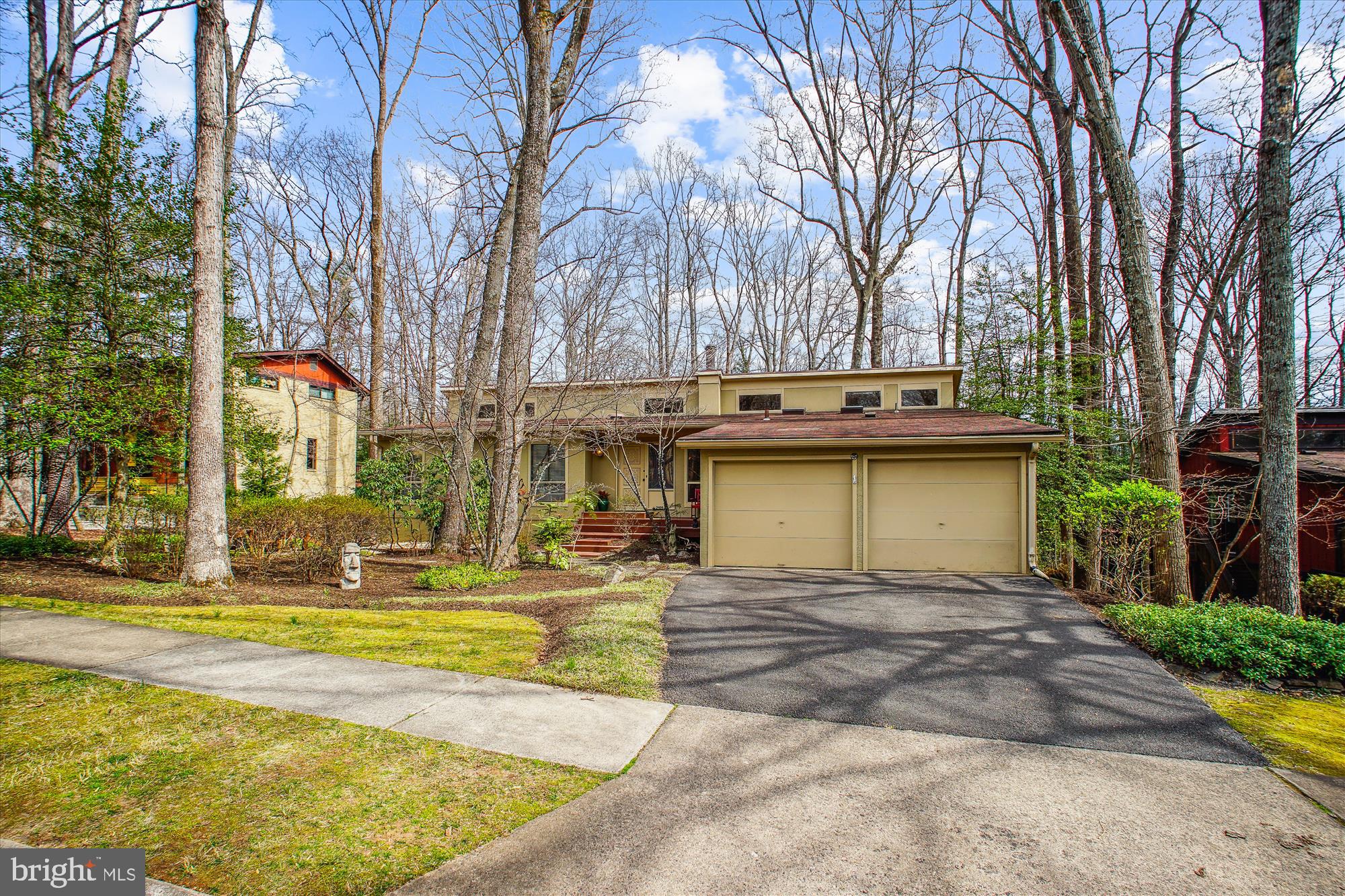 2105 Lirio Ct
