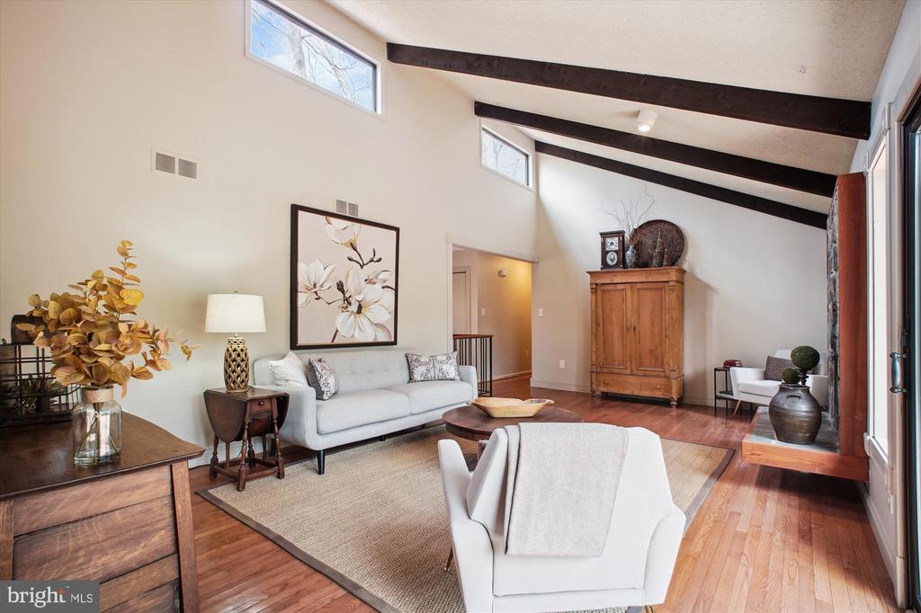 2105 Lirio Ct