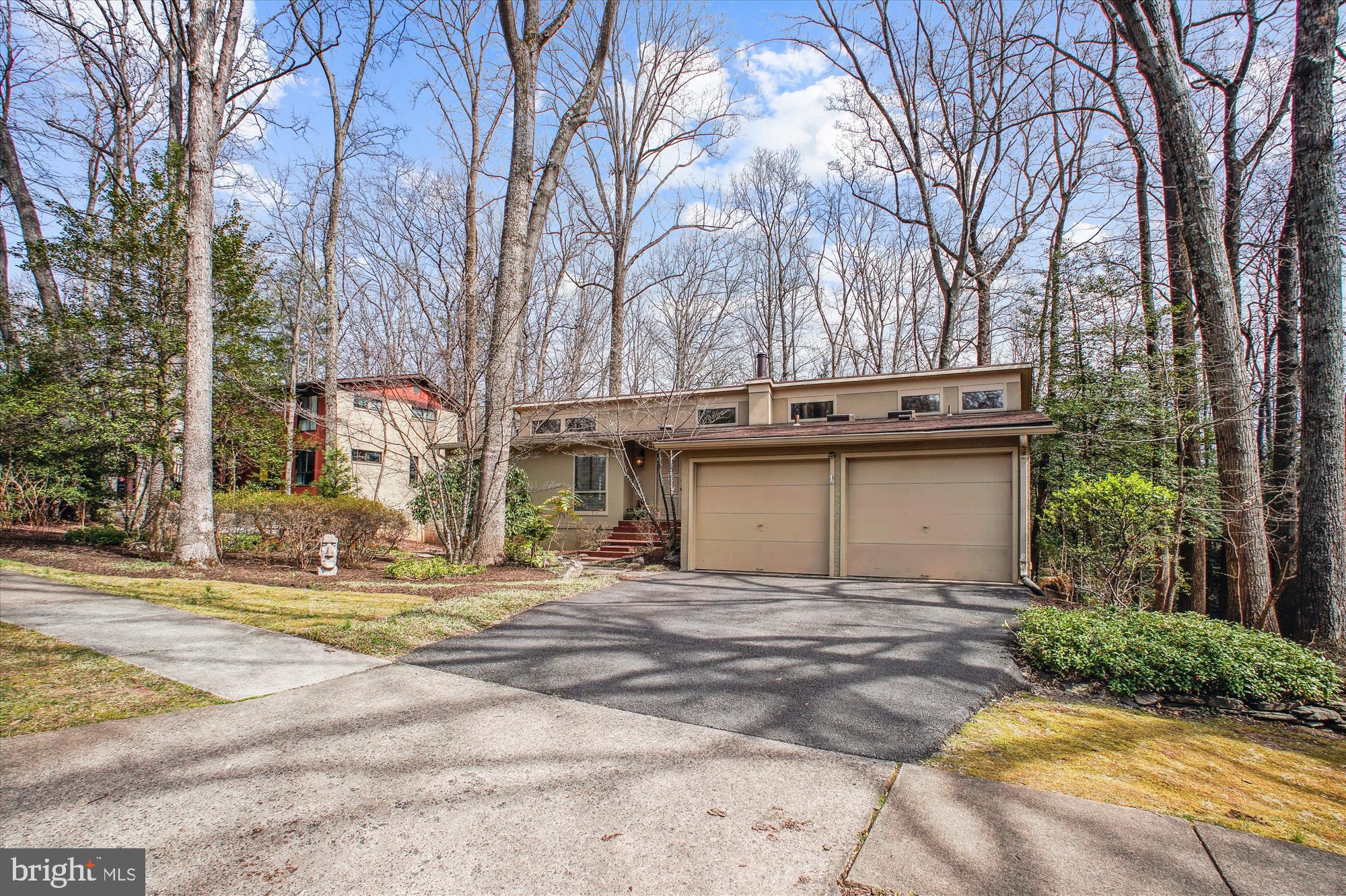 2105 Lirio Ct