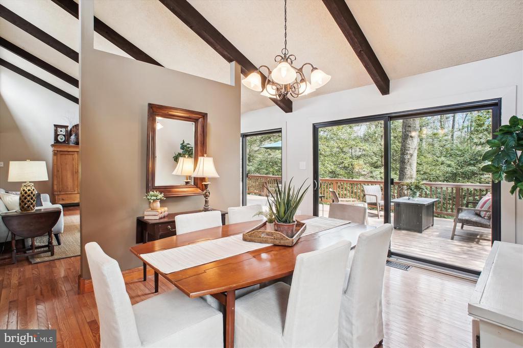 2105 Lirio Ct