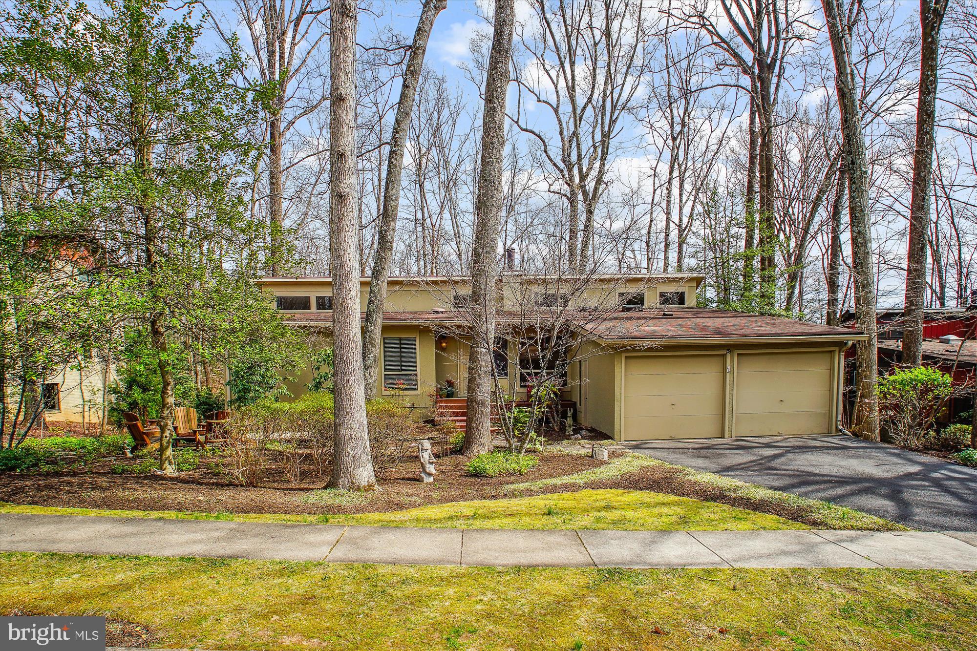 2105 Lirio Ct