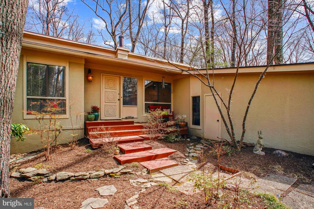 2105 Lirio Ct
