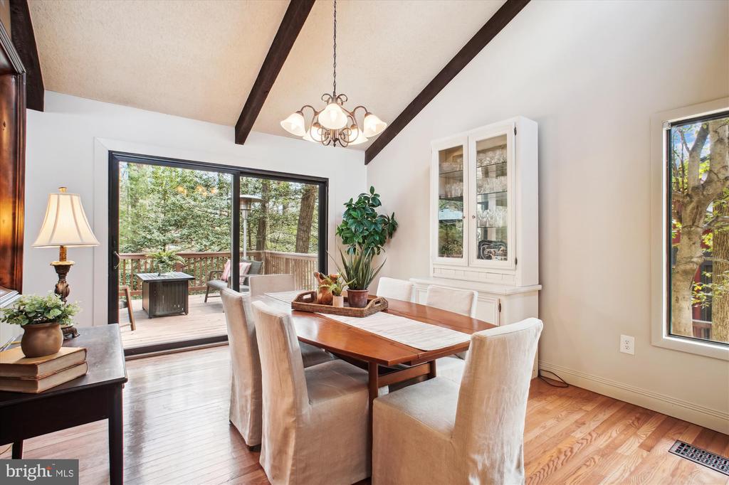 2105 Lirio Ct
