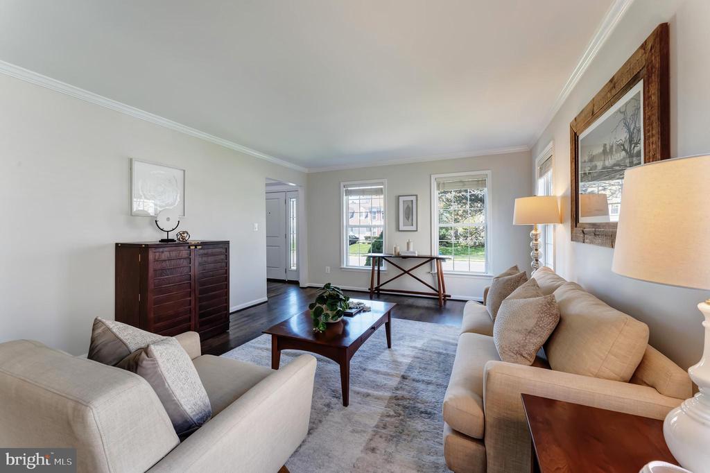2619 Meadow Hall Dr