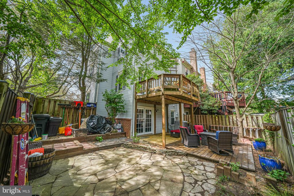 6151 Green Hollow Ct