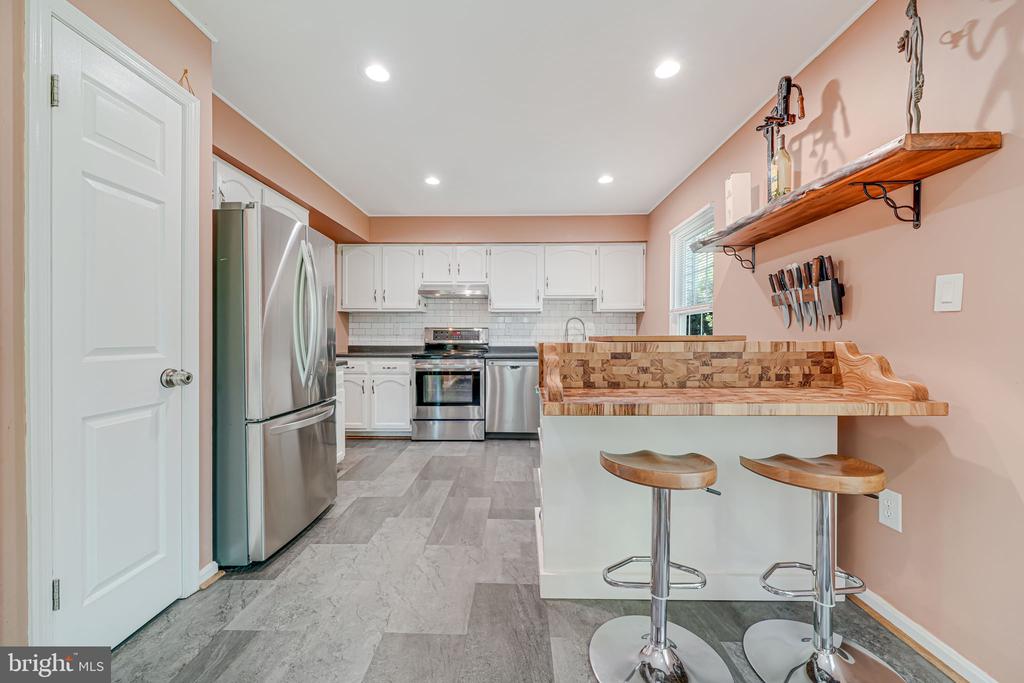 6151 Green Hollow Ct