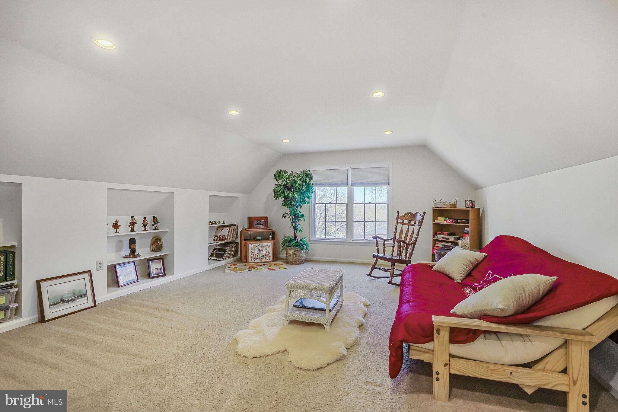 5919 Freds Oak Rd