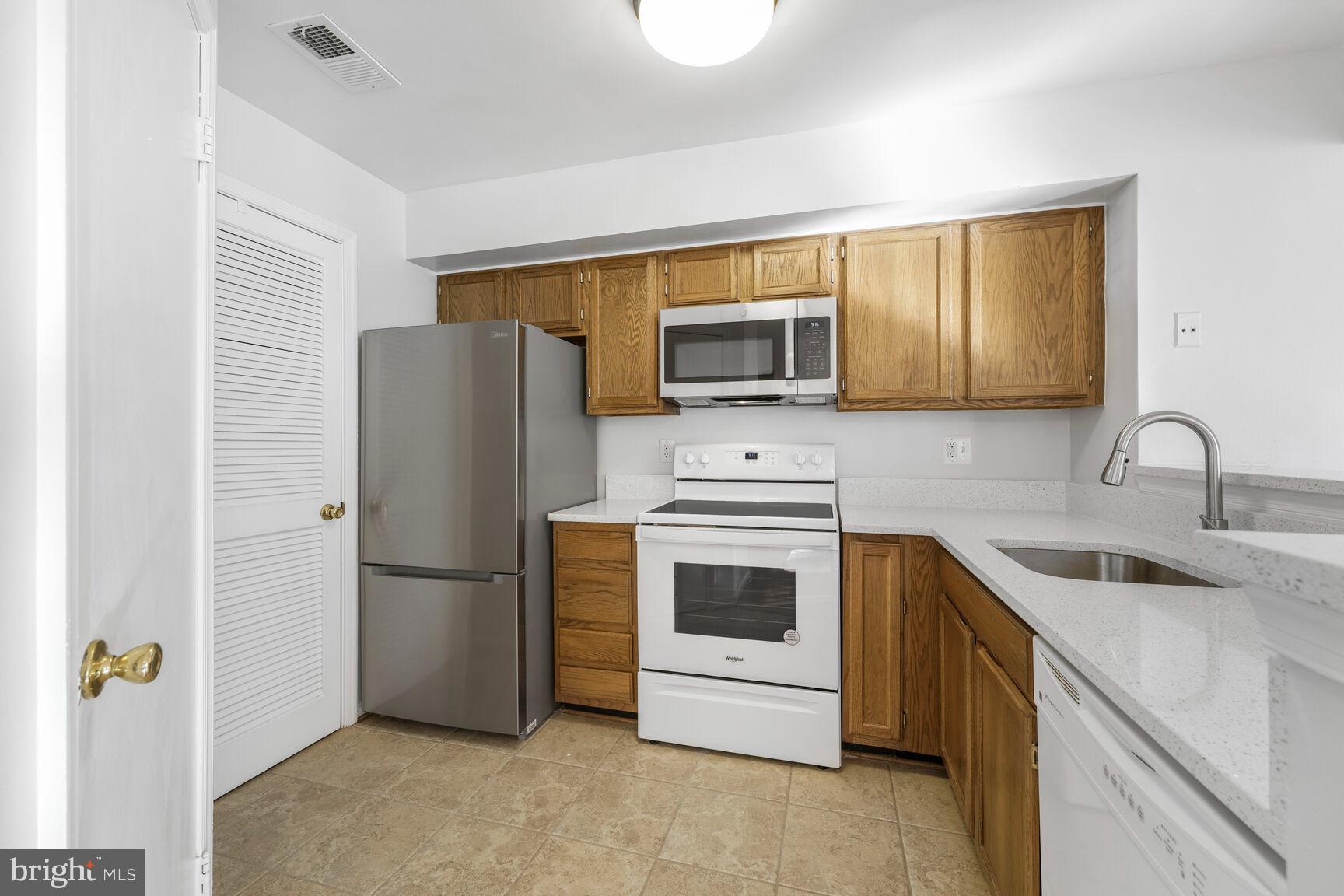 6035-D Curtier Dr