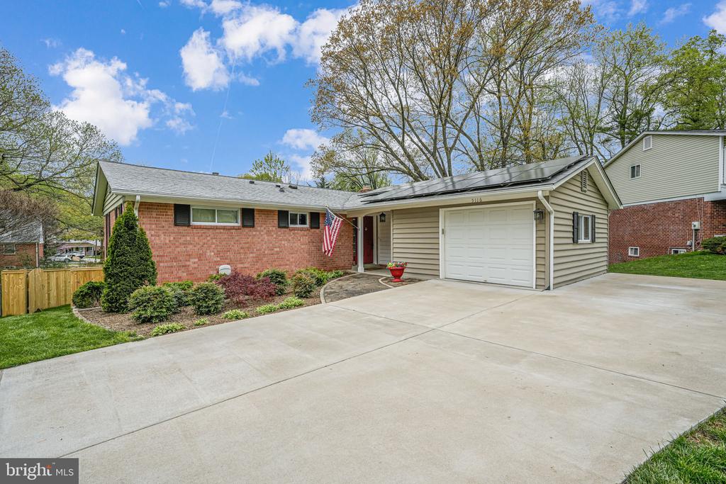5116 Thackery Ct