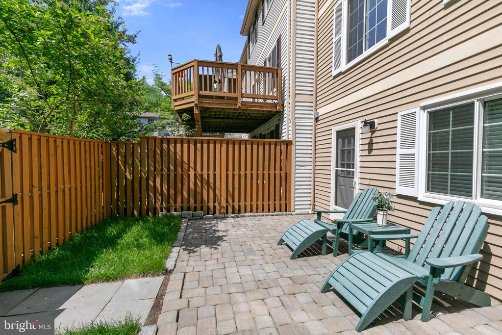 10945 HARPERS SQUARE COURT