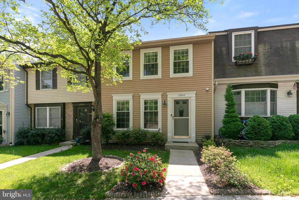 10945 HARPERS SQUARE COURT