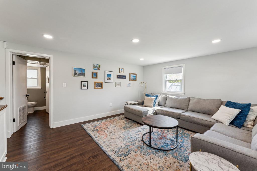 7919 ROSWELL DRIVE