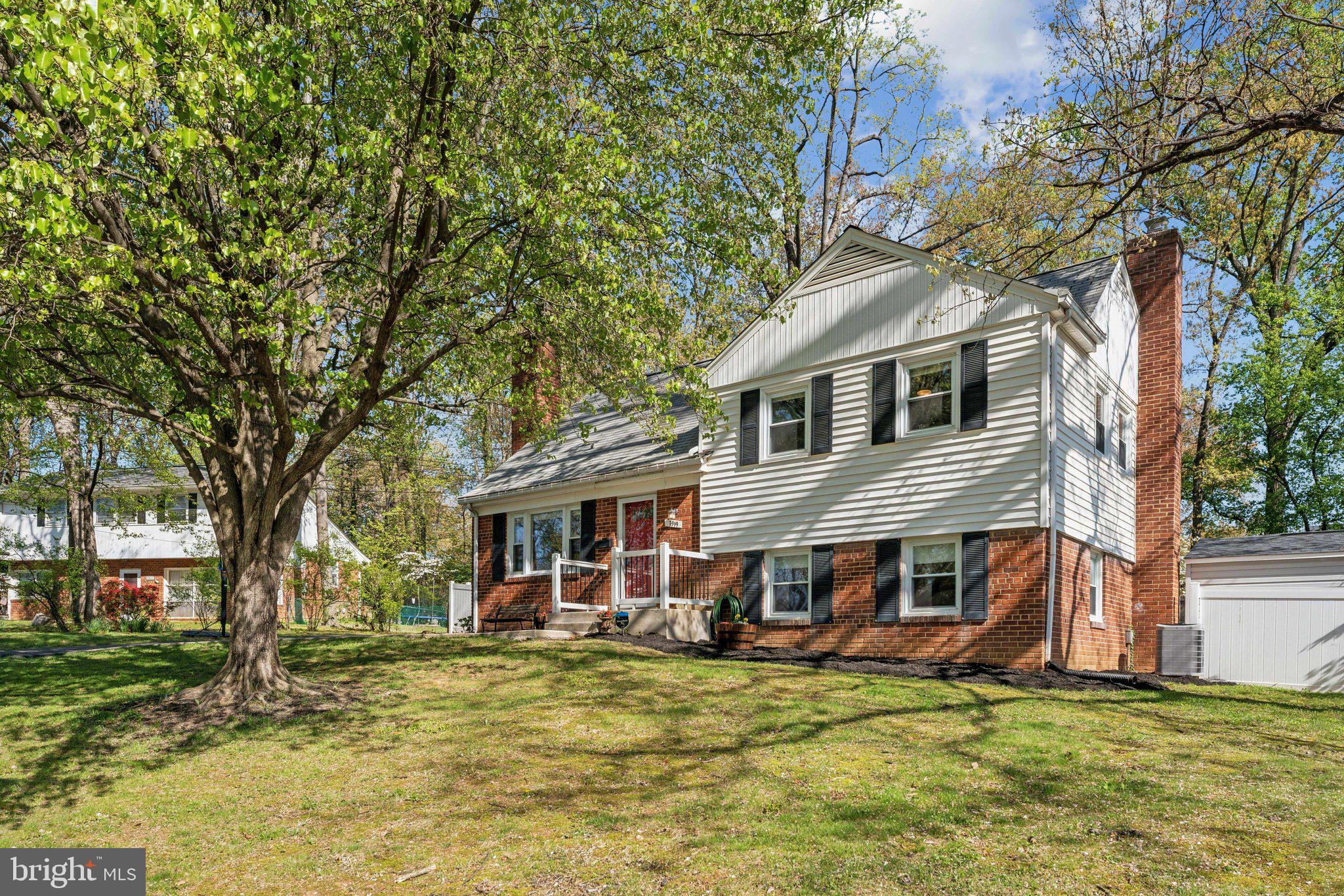 7919 ROSWELL DRIVE