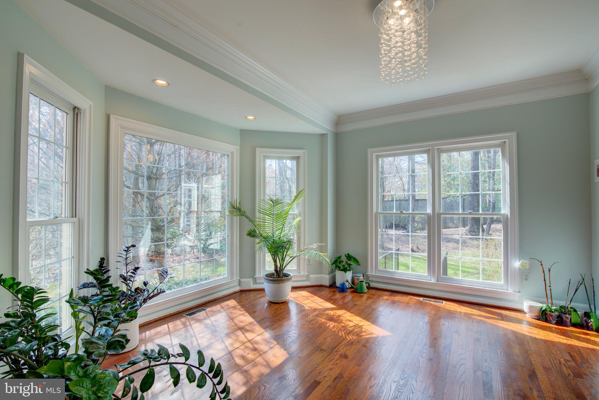 1270 NEW BEDFORD LN