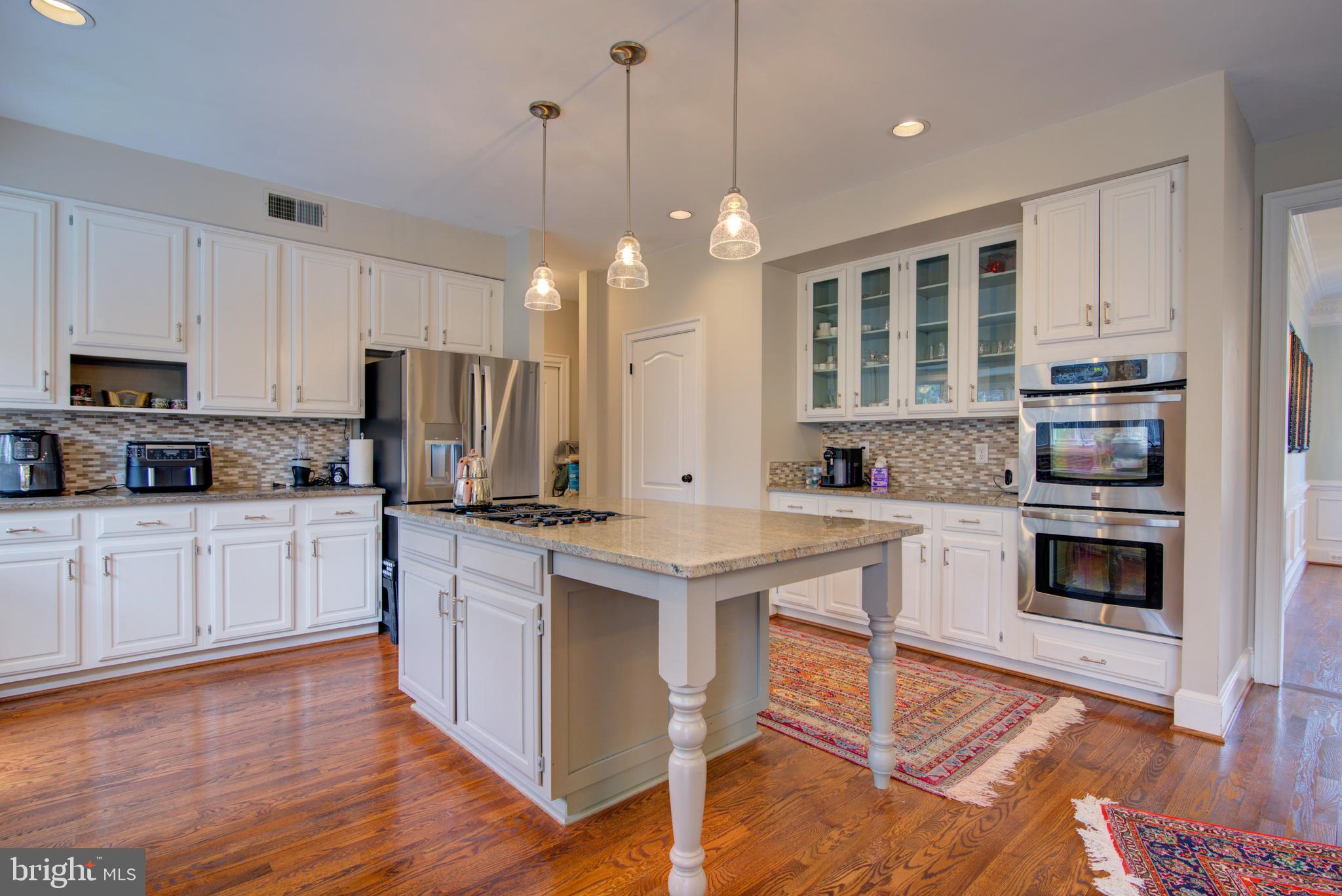 1270 NEW BEDFORD LN