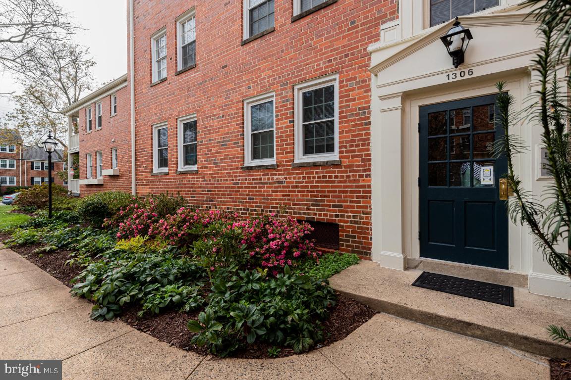 1306 BELLE VIEW #C1