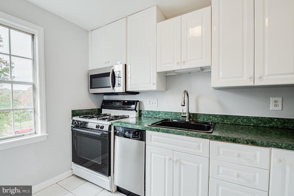 1306 BELLE VIEW #C1