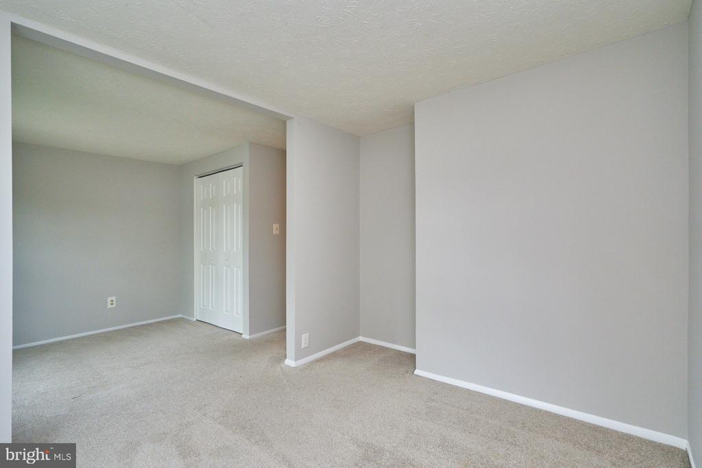 5717 Oak Apple Ct