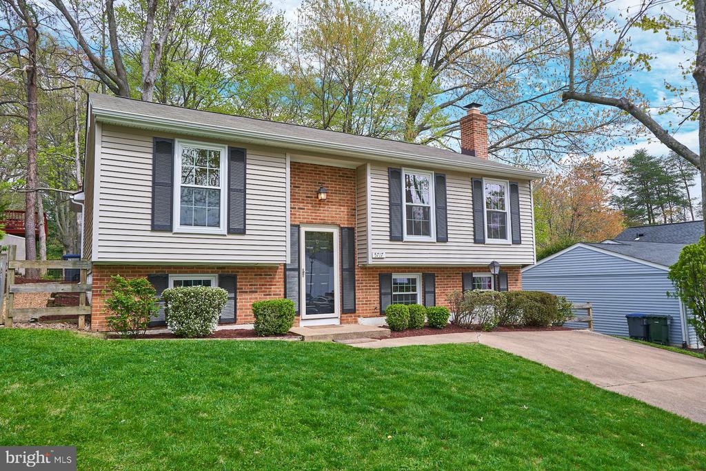5717 Oak Apple Ct