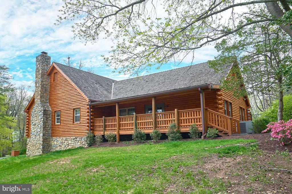 5717 Oak Apple Ct