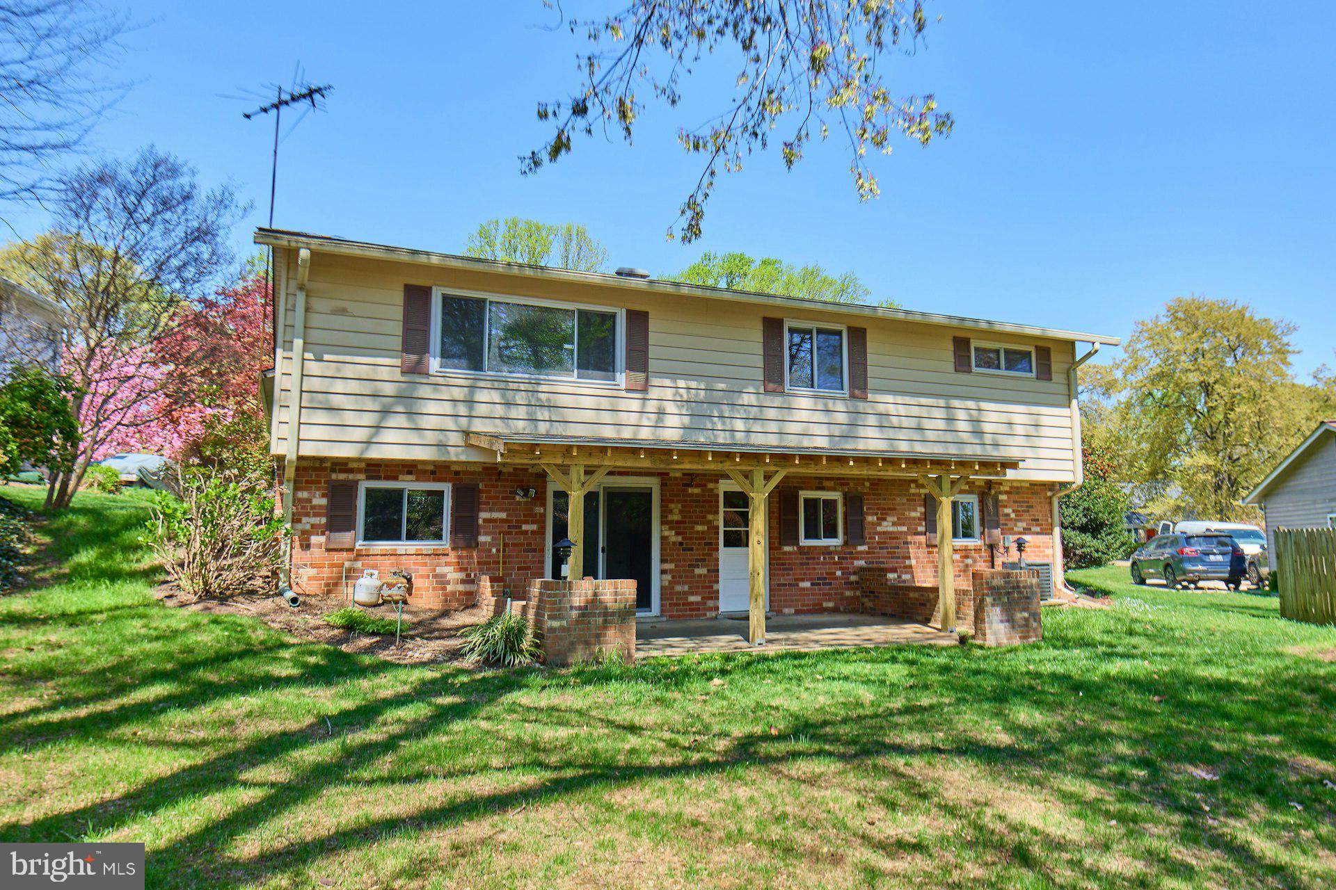 5010 Gainsborough Dr