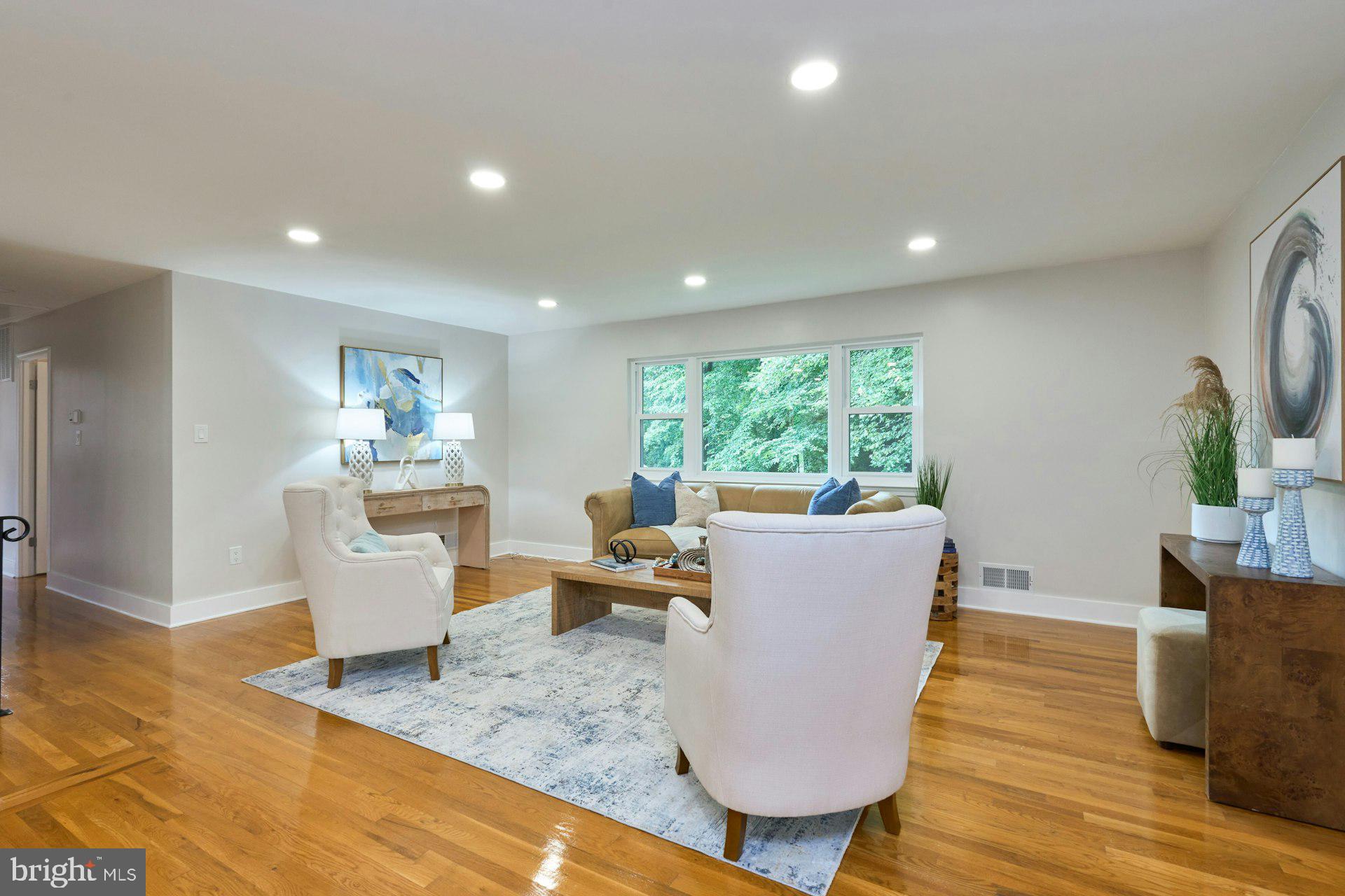 5010 Gainsborough Dr