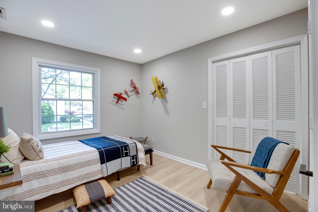 5901 KINGSFORD ROAD F 440