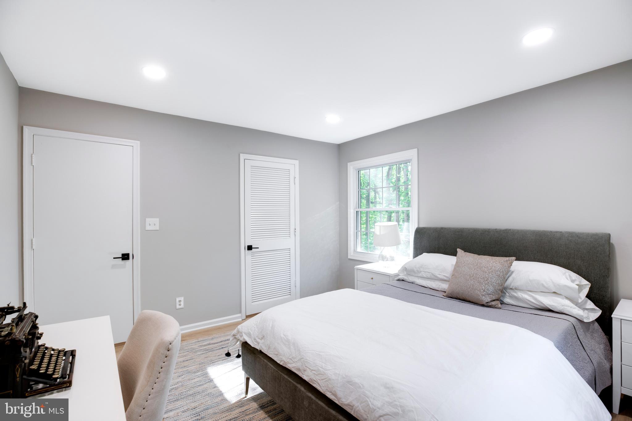 5901 KINGSFORD ROAD F 440