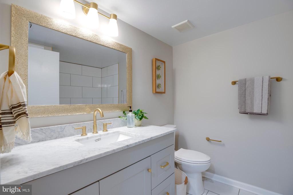5901 KINGSFORD ROAD F 440
