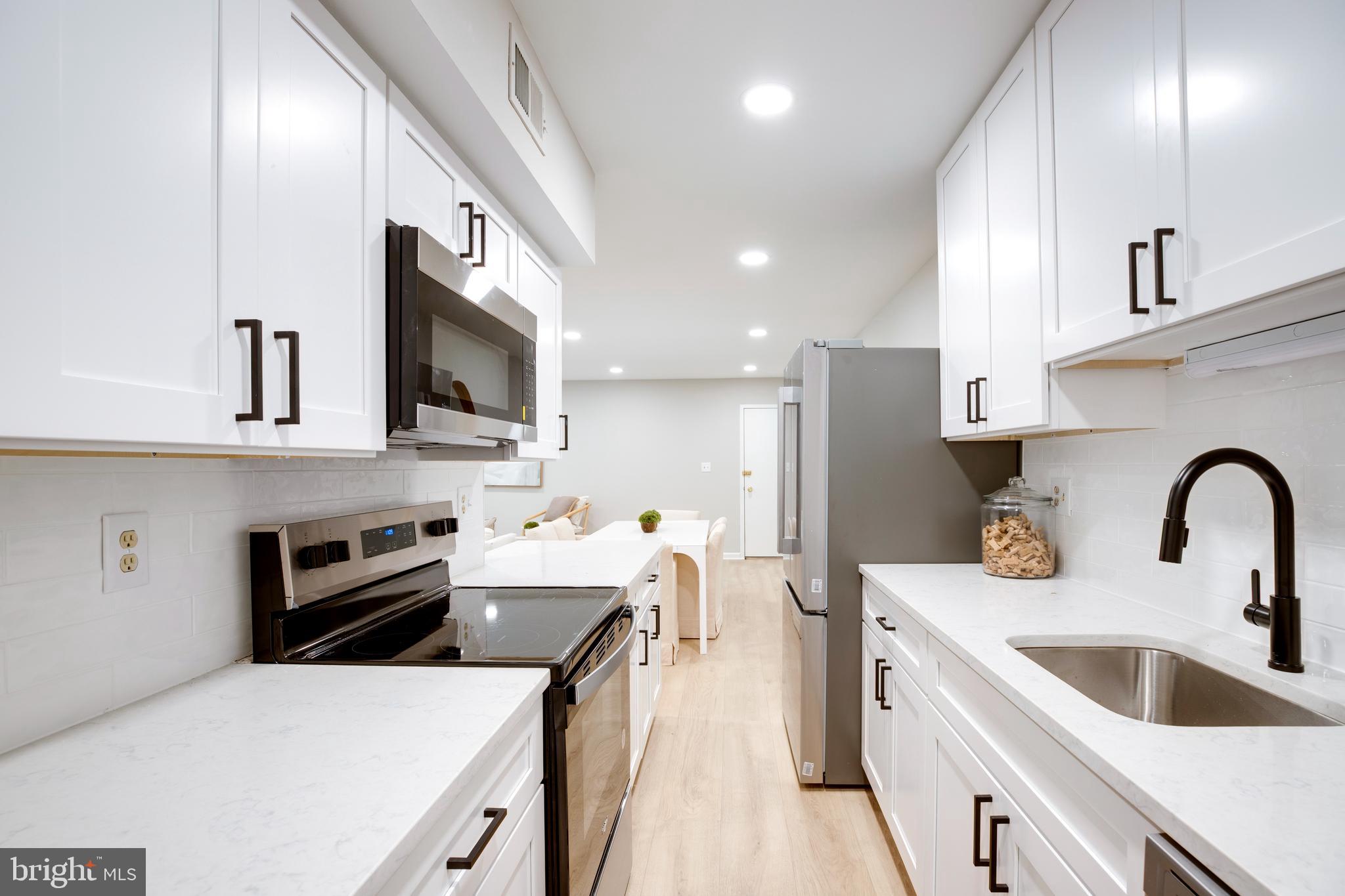 5901 KINGSFORD ROAD F 440