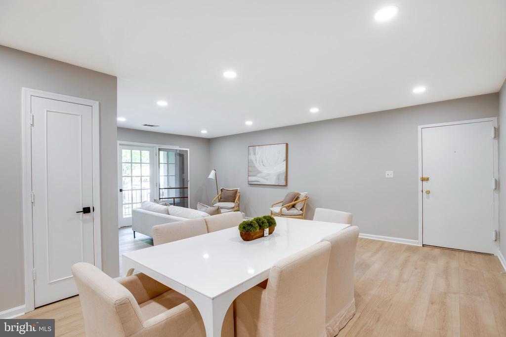 5901 KINGSFORD ROAD F 440