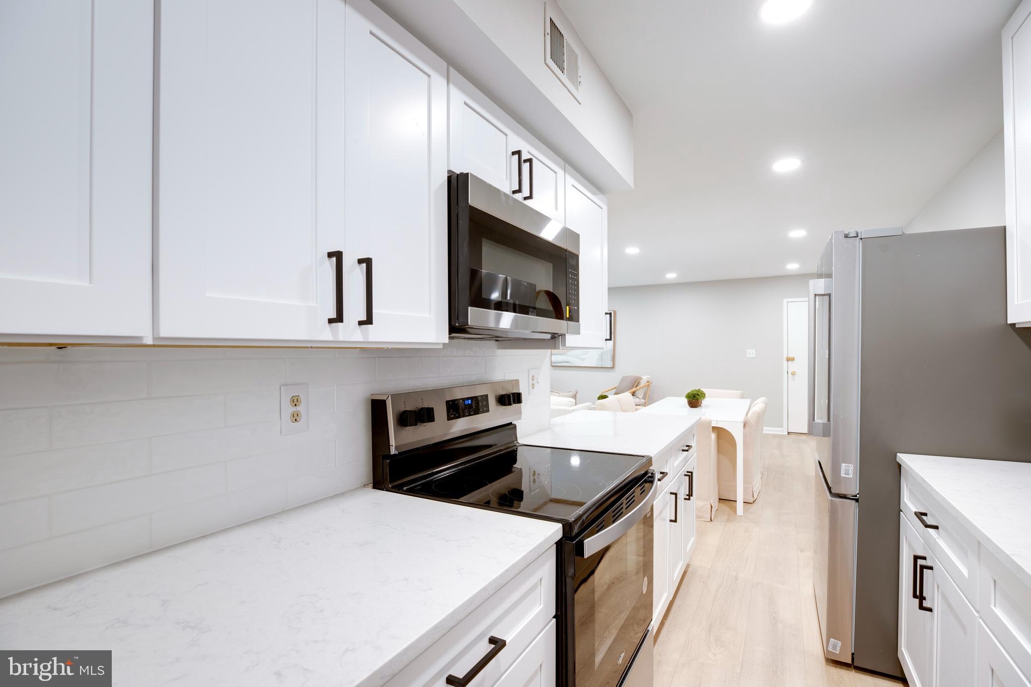 5901 KINGSFORD ROAD F 440