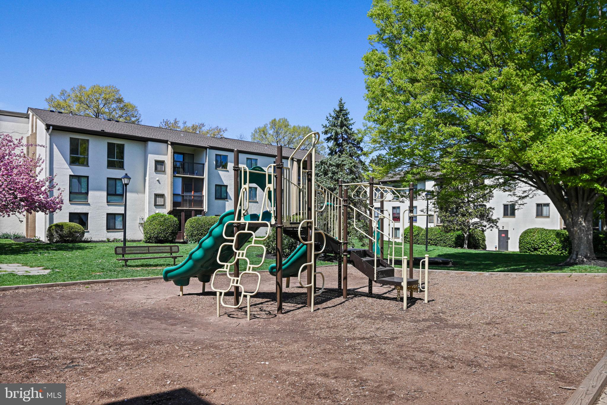 609 CENTER STREET T2