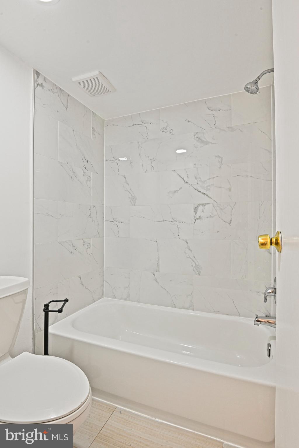 609 CENTER STREET T2