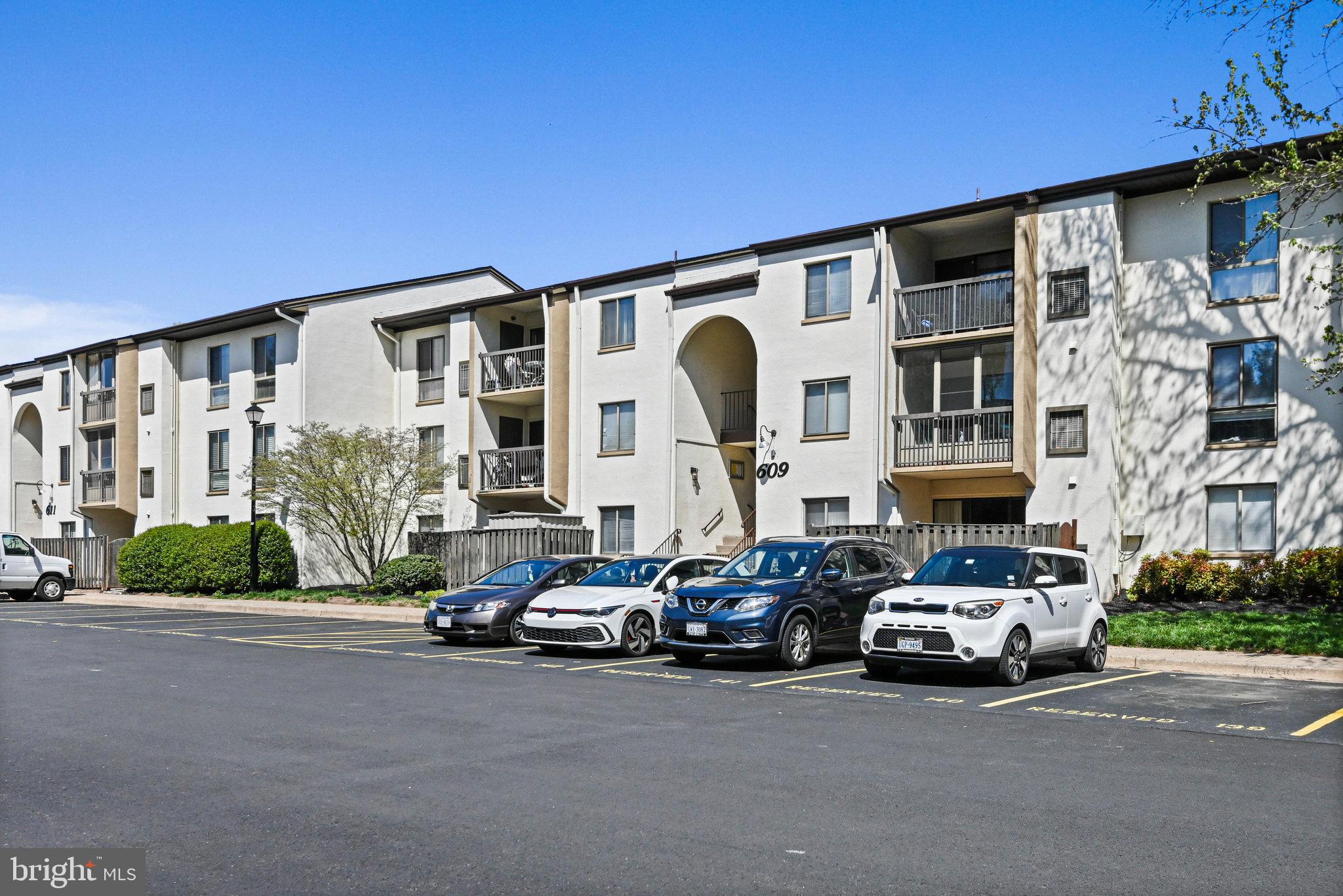 609 CENTER STREET T2