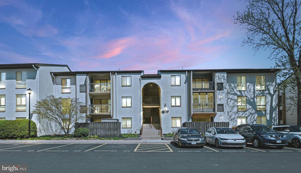 609 CENTER STREET T2