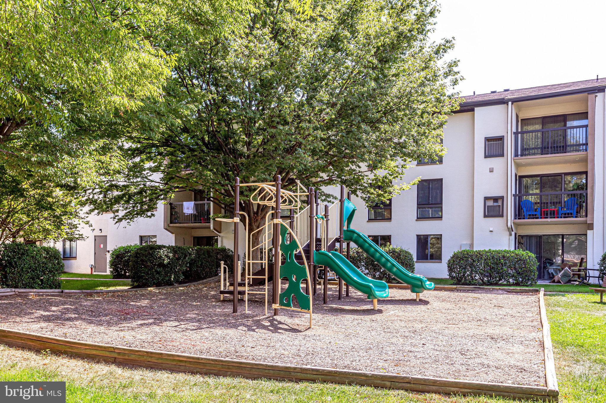 609 CENTER STREET T2