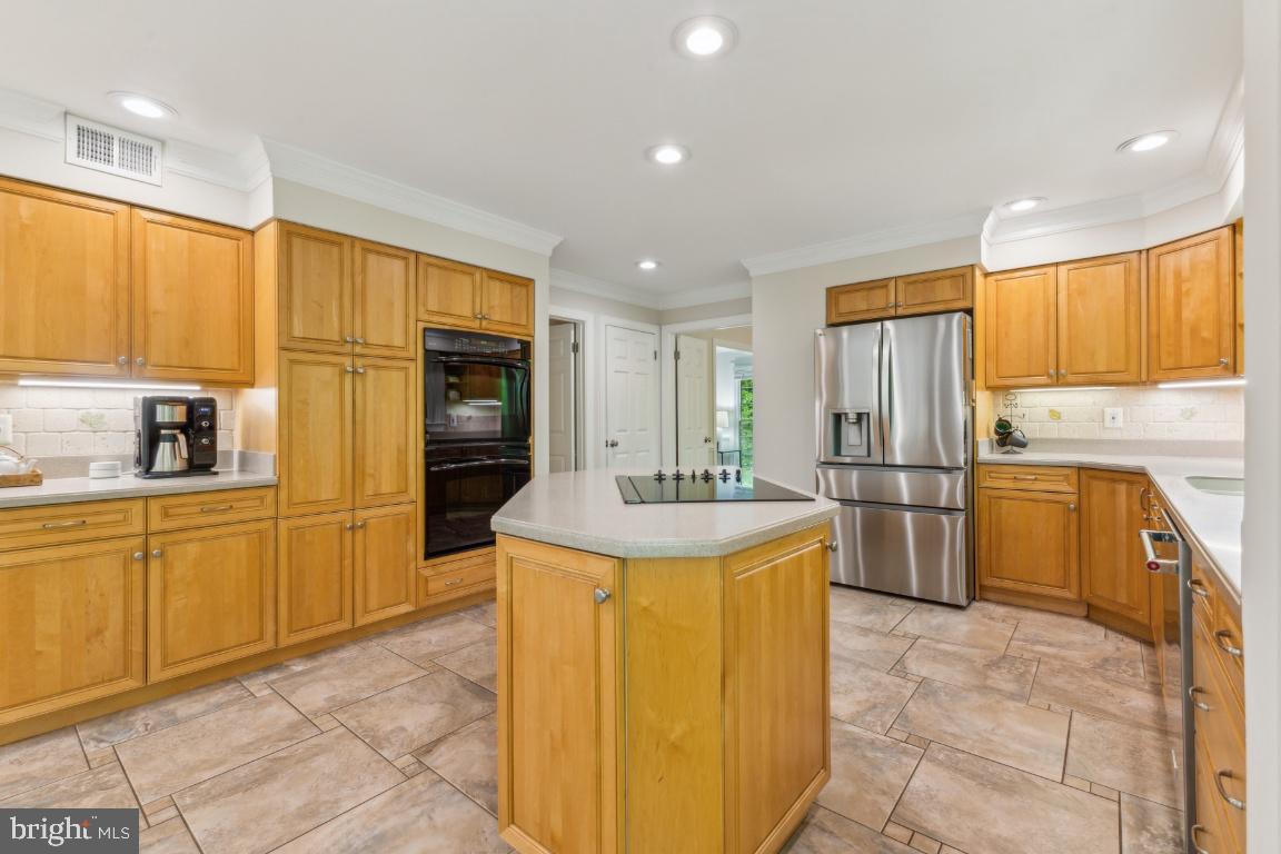 6818 Brimstone Ln