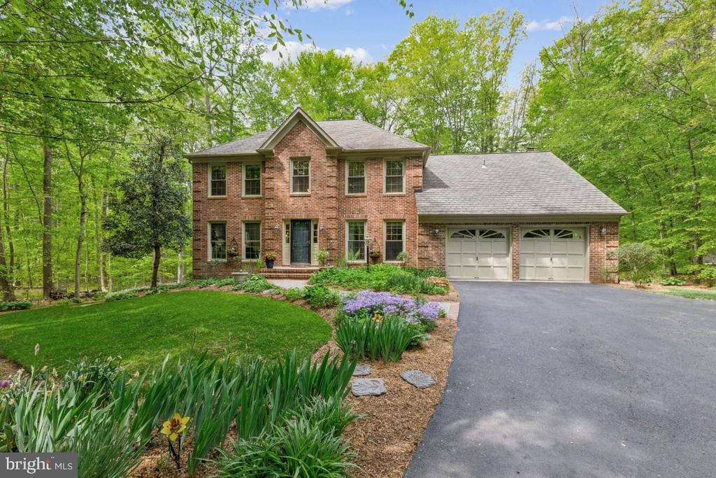 6818 Brimstone Ln