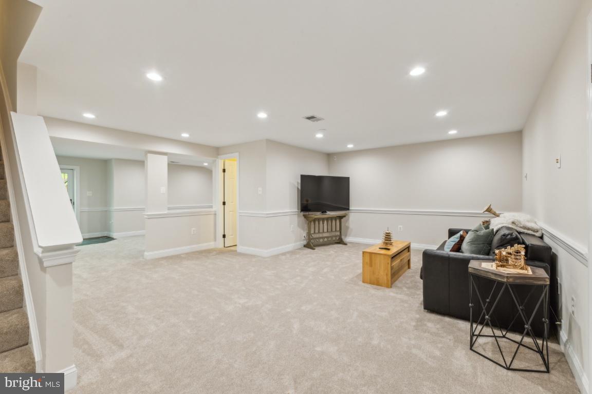 6818 Brimstone Ln