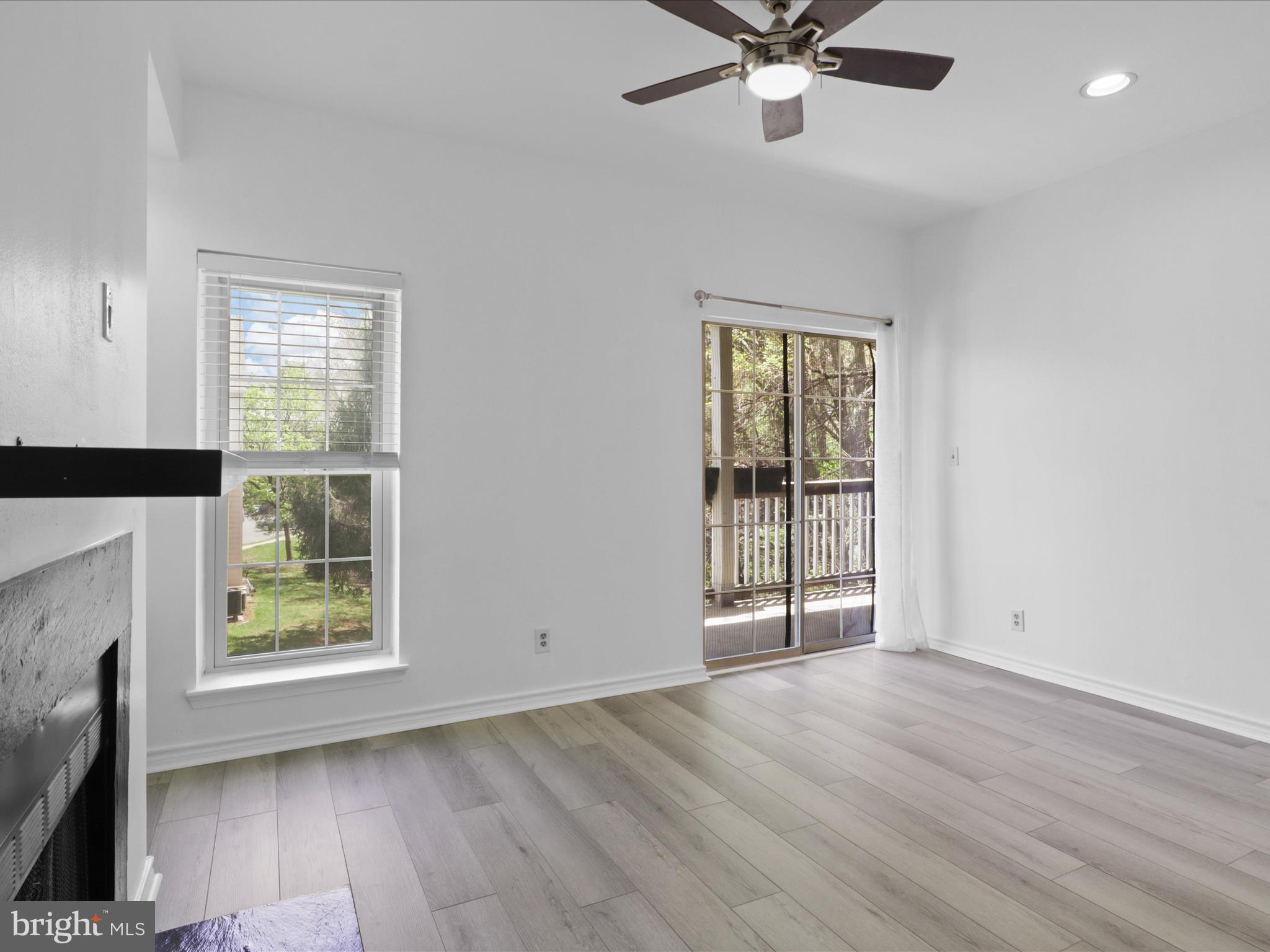 3922 PENDERVIEW DR #327