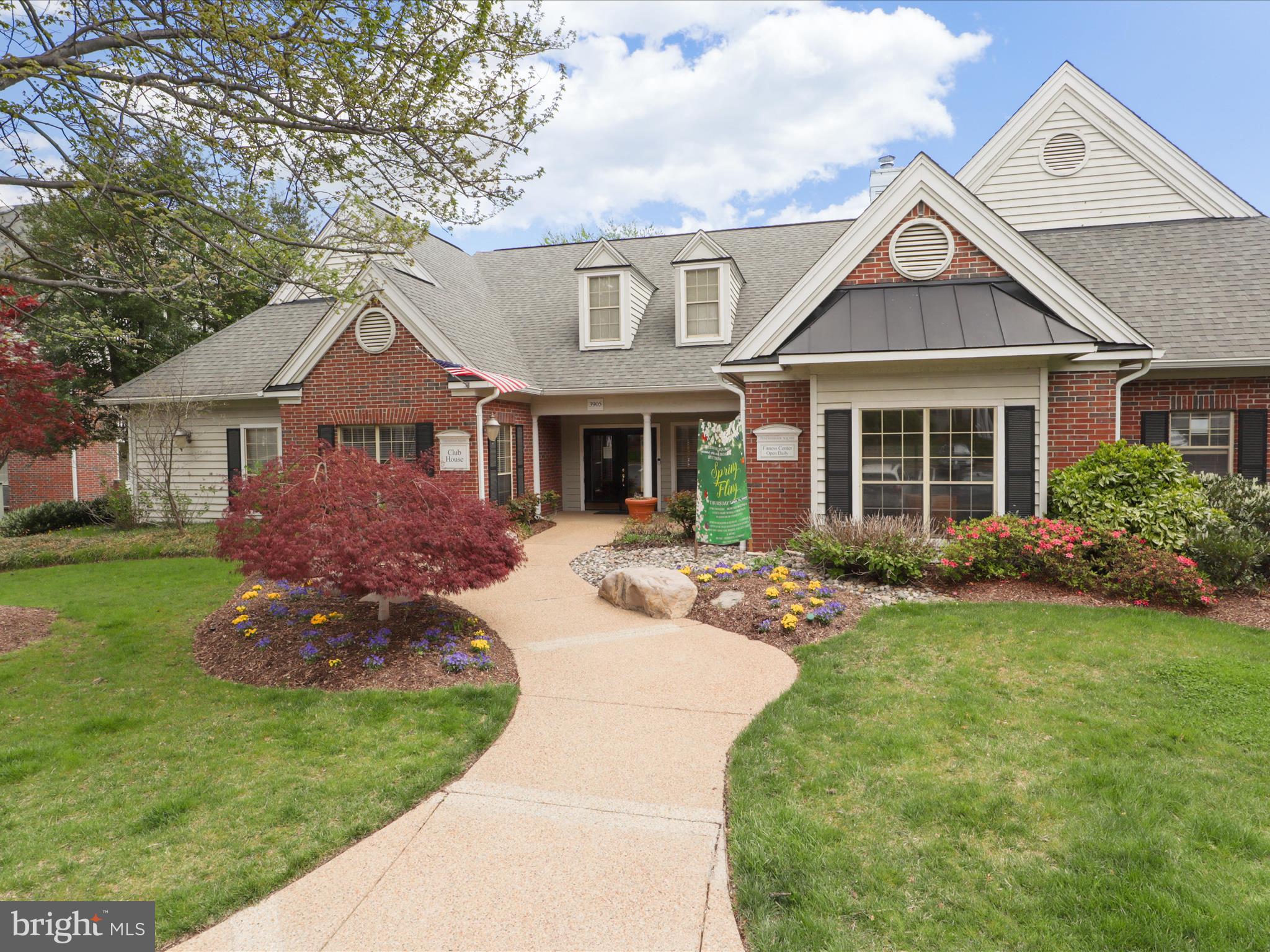 3922 PENDERVIEW DR #327