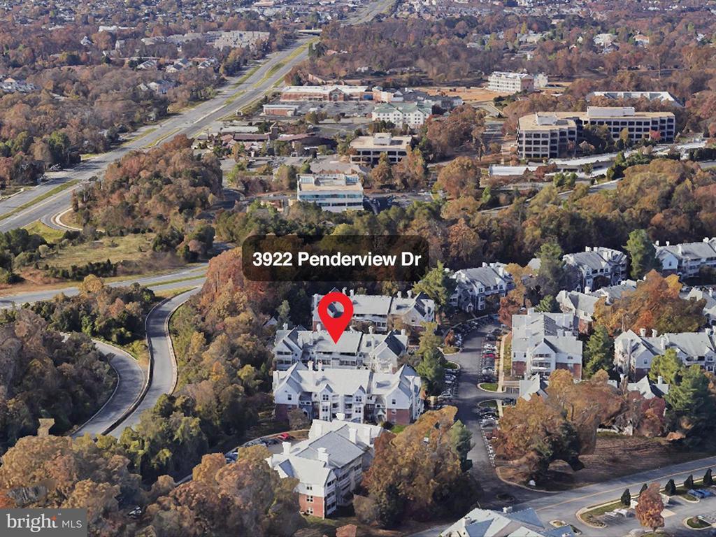 3922 PENDERVIEW DR #327