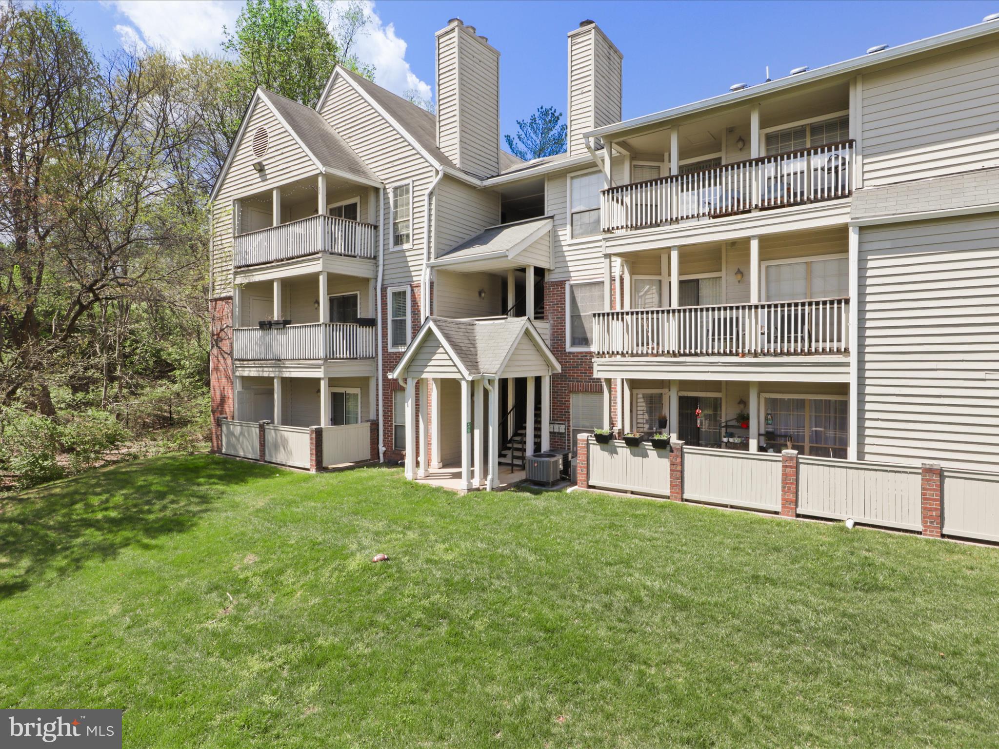 3922 PENDERVIEW DR #327