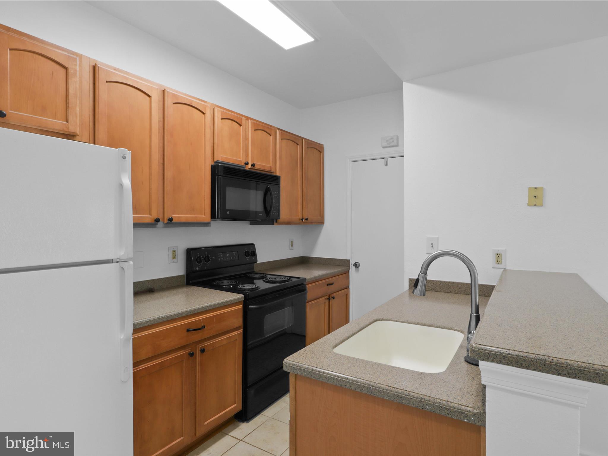 3922 PENDERVIEW DR #327